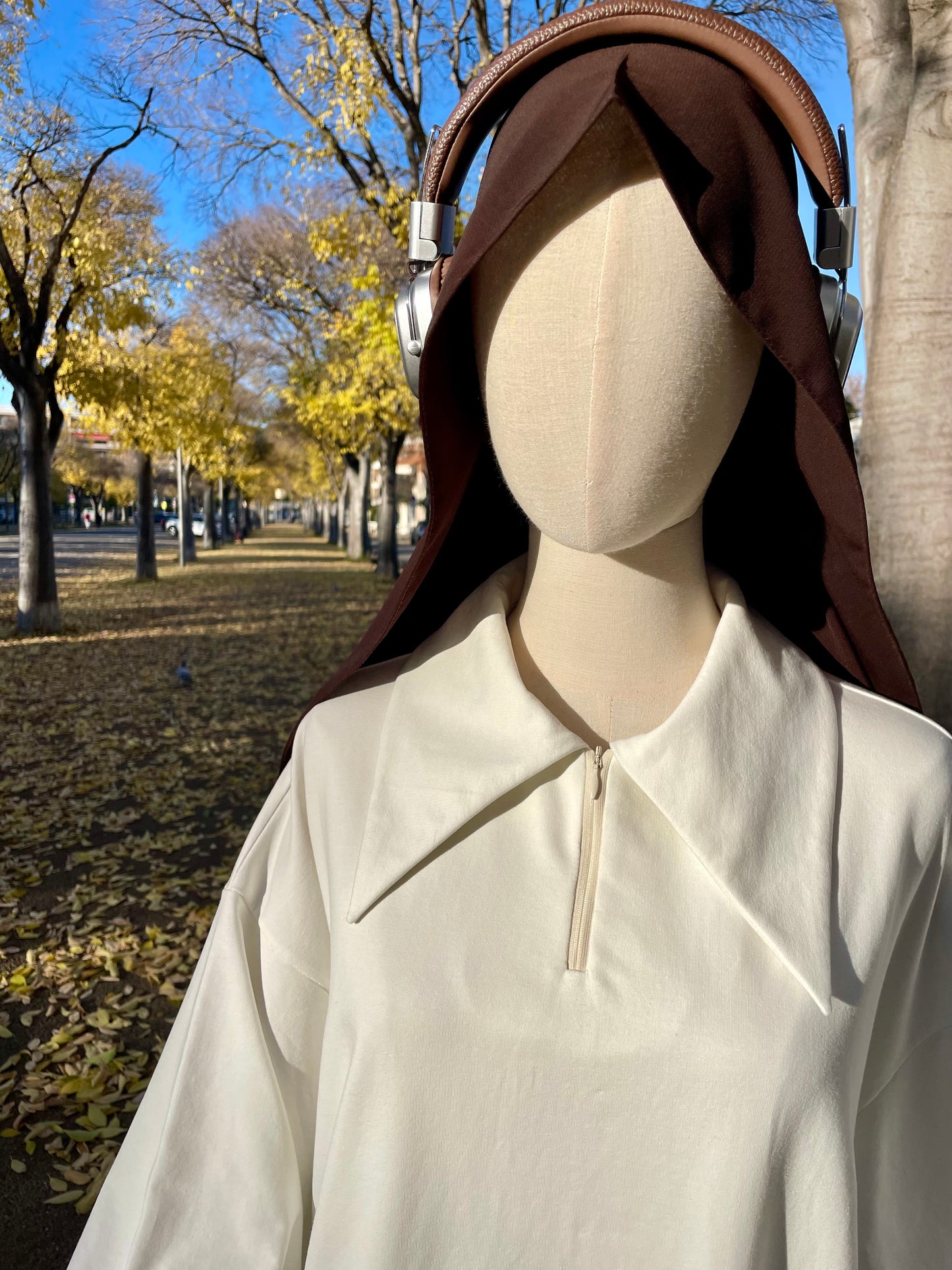 CLASSY SWEATER White