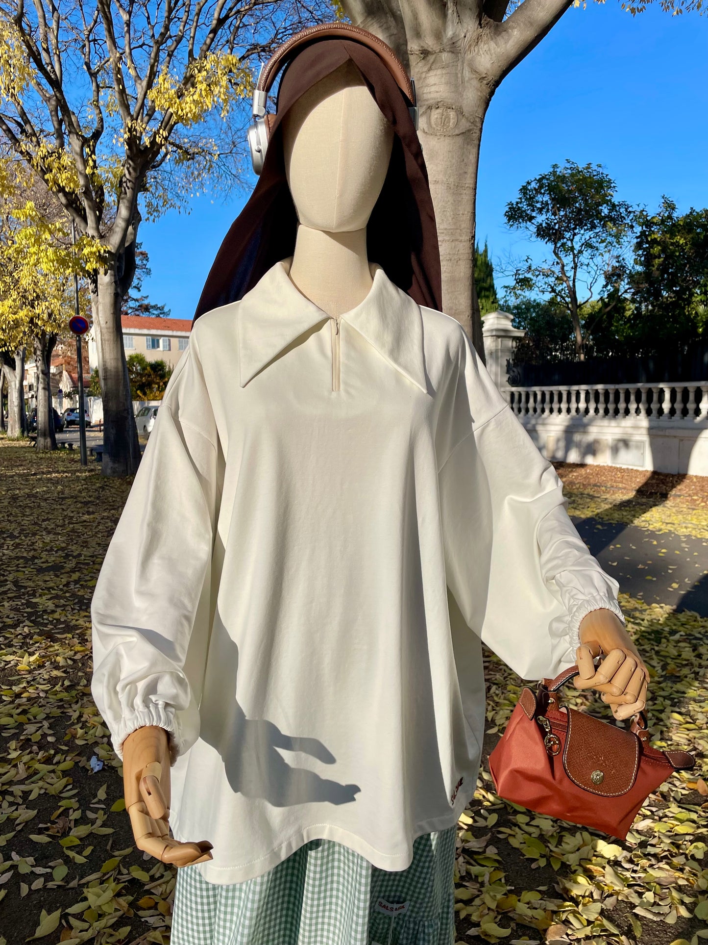 CLASSY SWEATER White